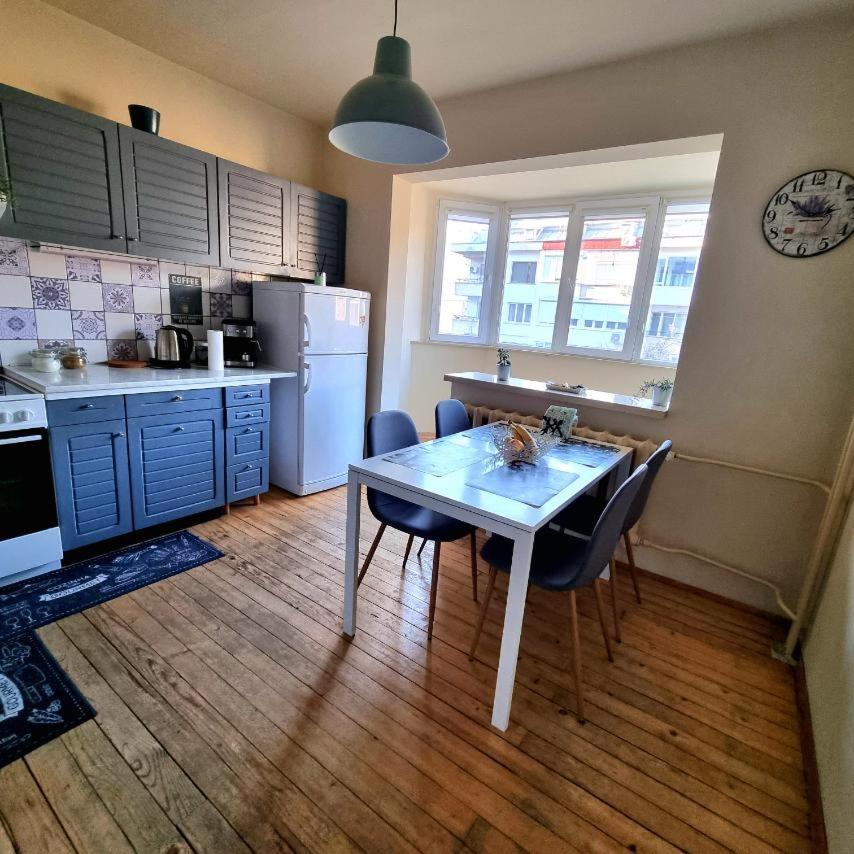 Spacious 3 Bedroom Apartment, Close To Metro Station صوفيا المظهر الخارجي الصورة